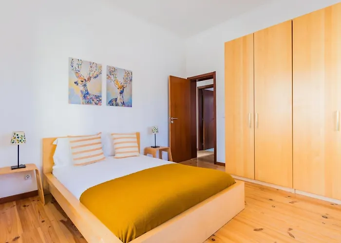 Lx Urban Living, 2br *